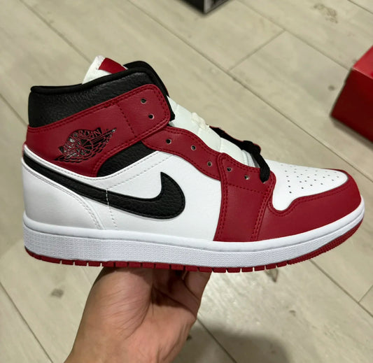 Air Jordan Mid Chicago Retro