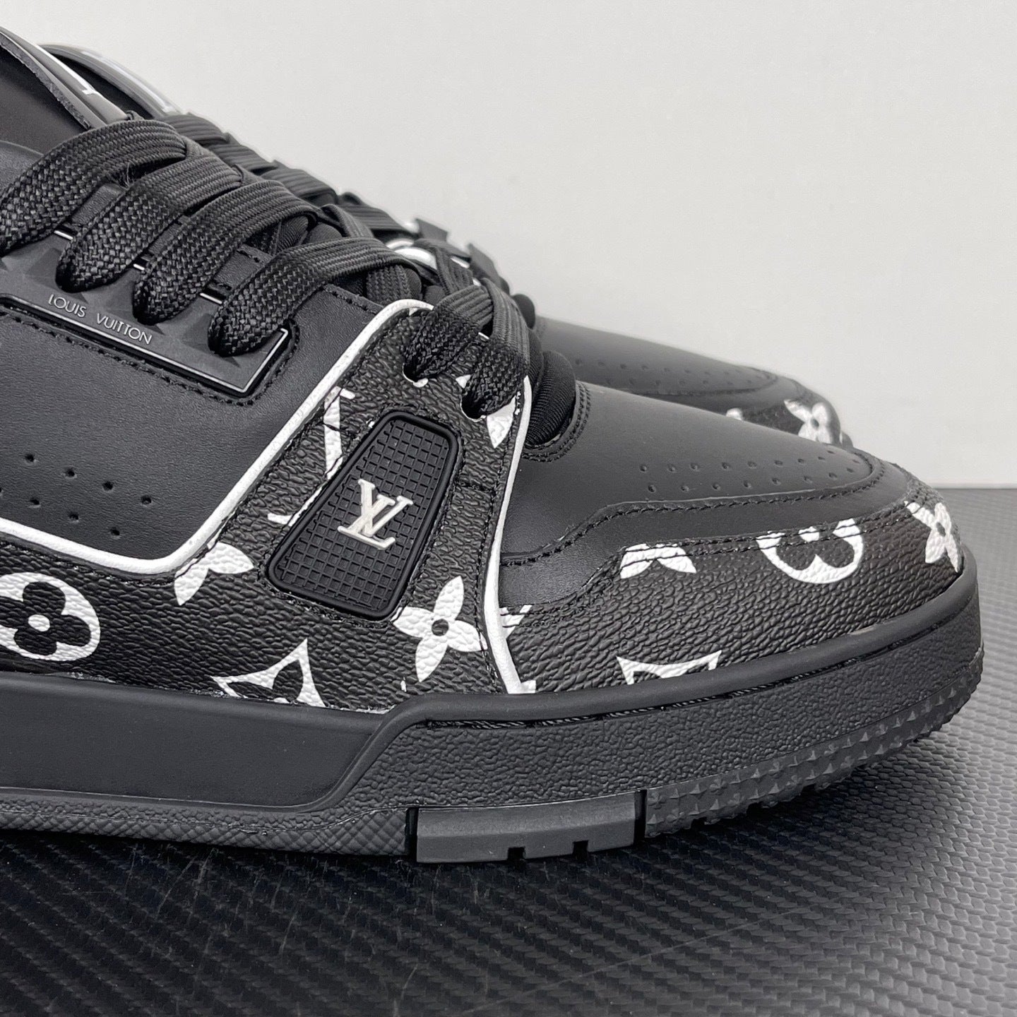 Trainer Black Monogram