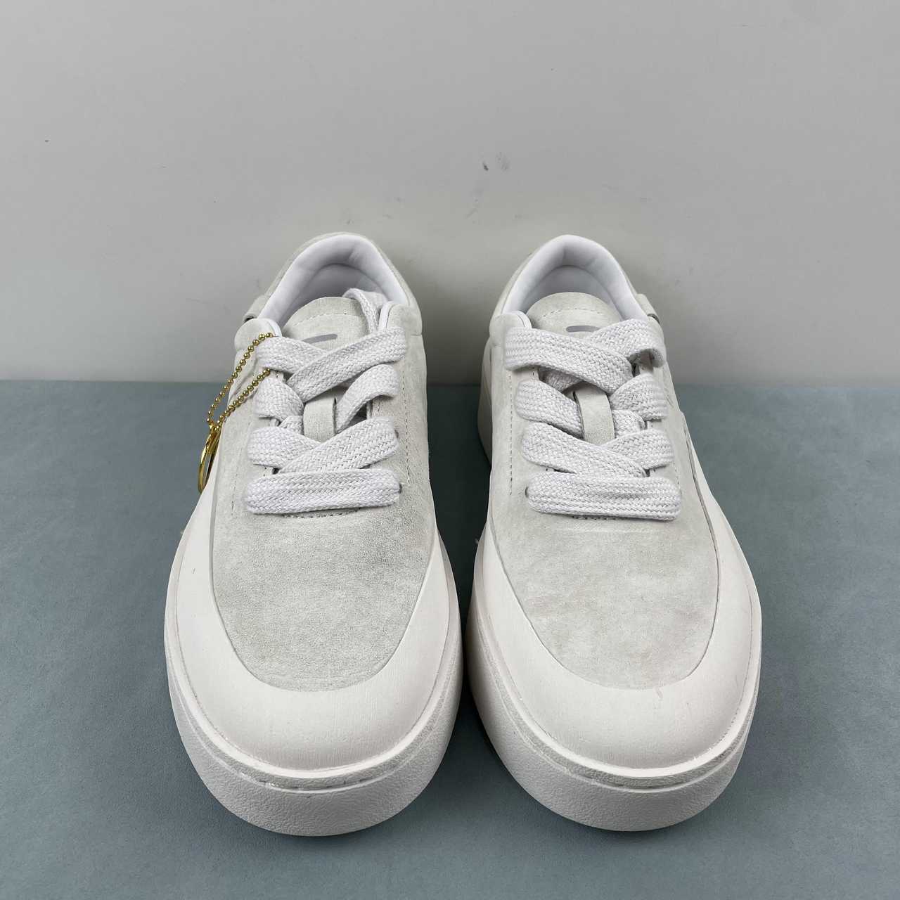 AD LABCOURT Grey White