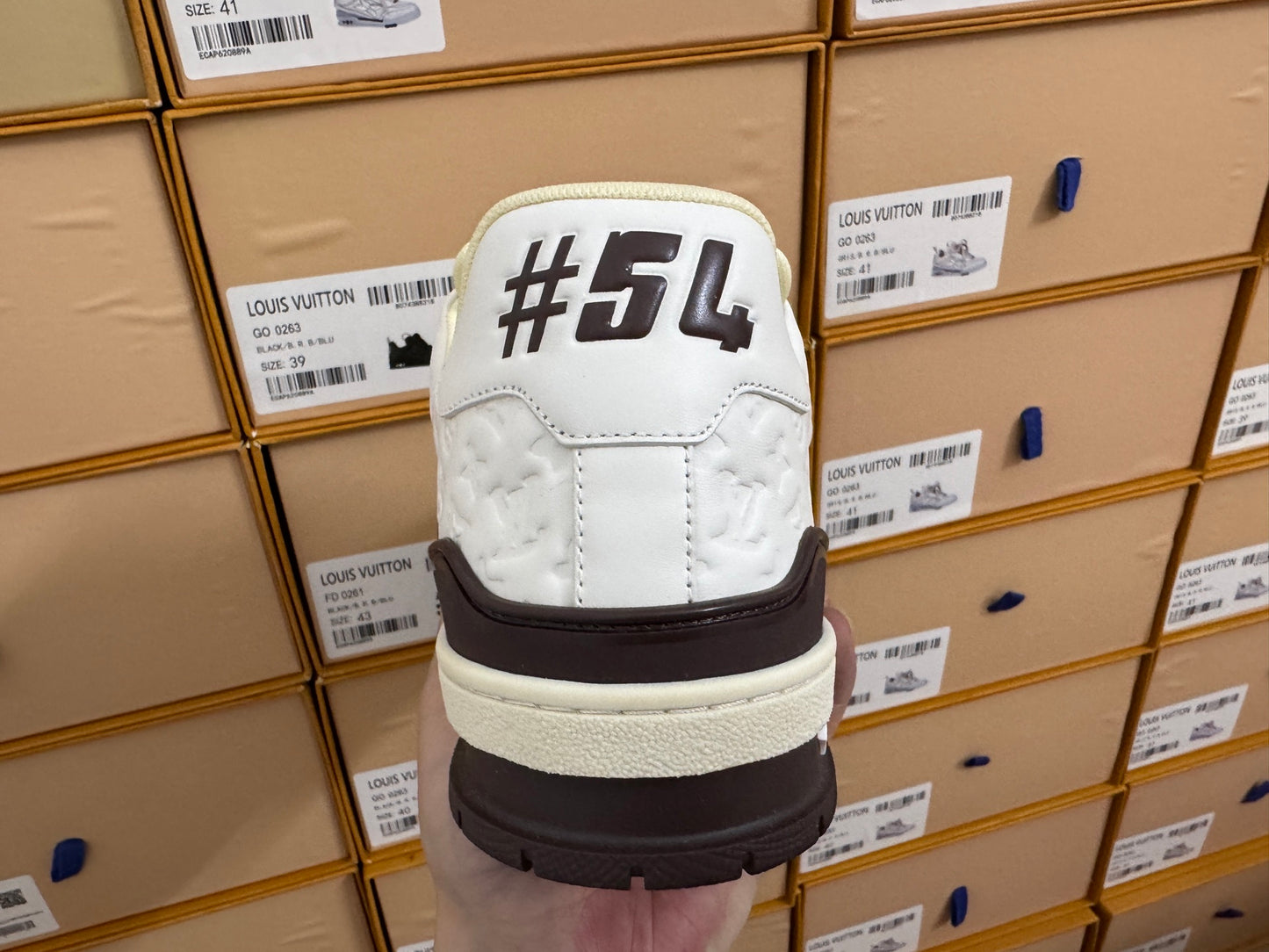 Trainer White and Black