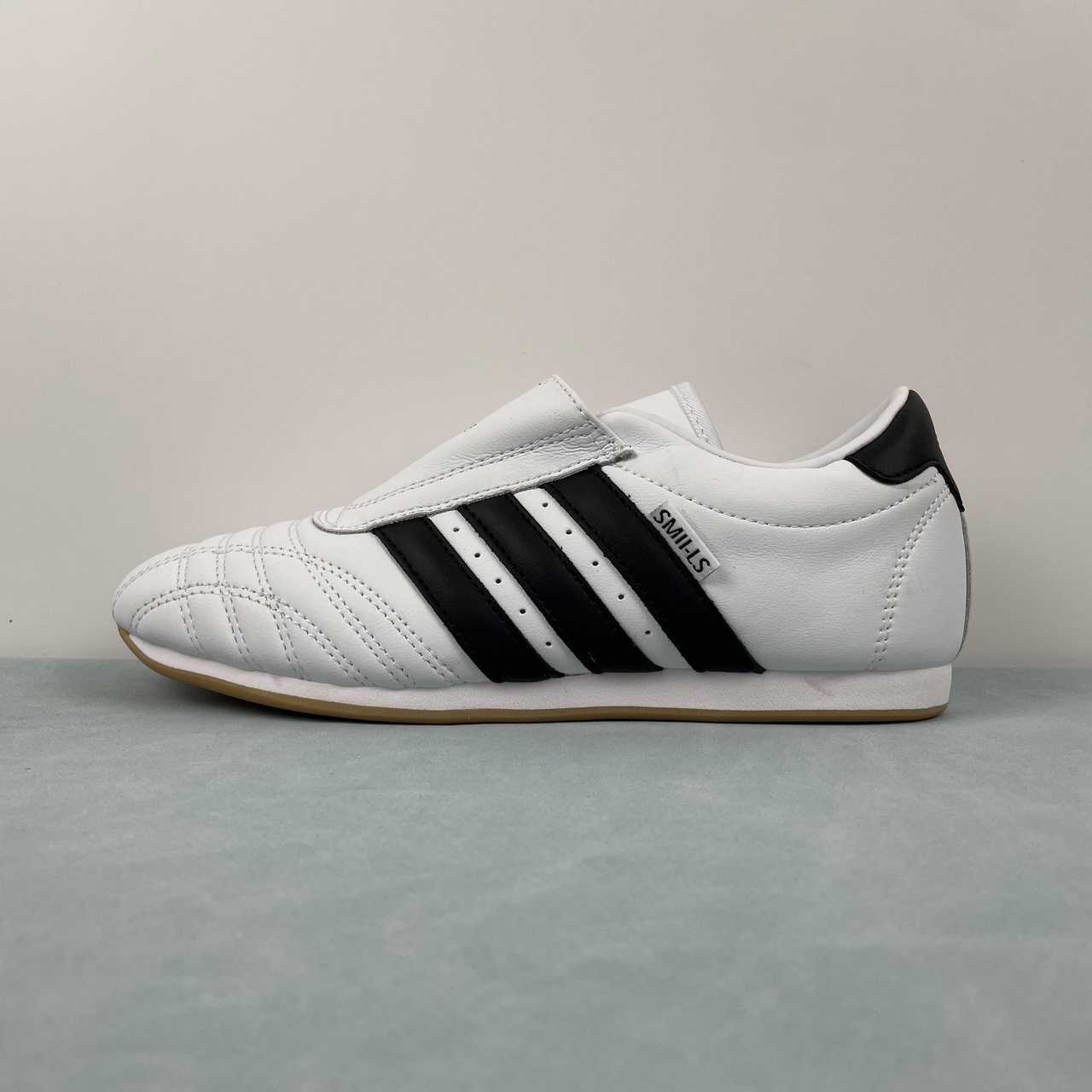AD Teakwondo White and Black