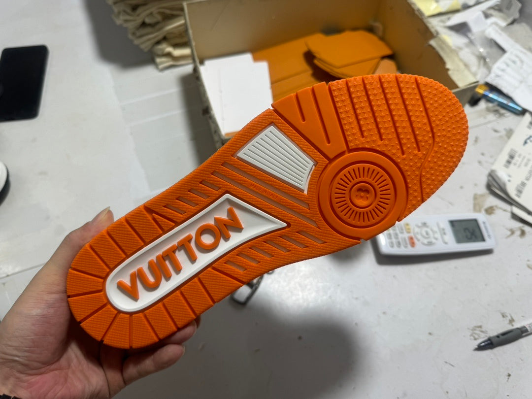 Trainer White and Orange