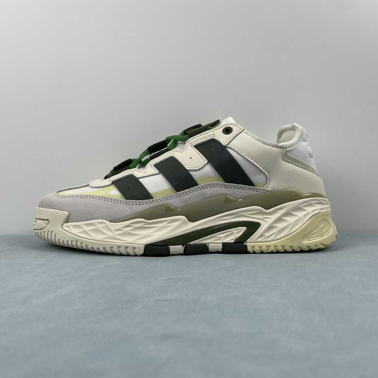 AD Niteball White Dark Green