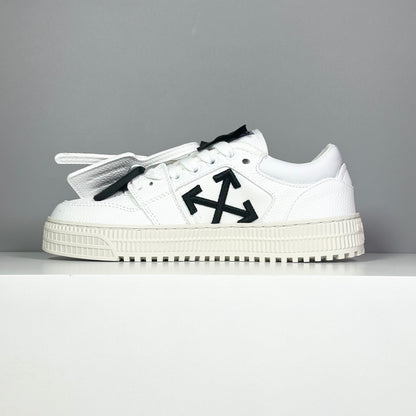 OF 3.0 Off-Court White Black