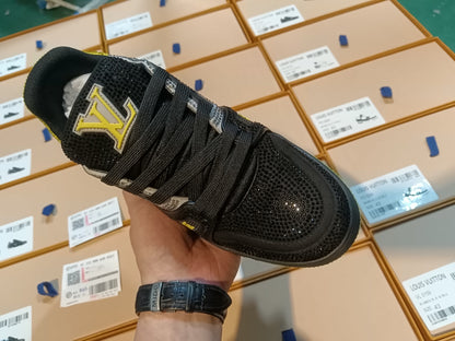 Trainer Silver and Black Crystal