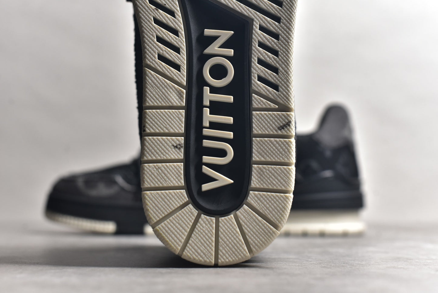 Trainer Black