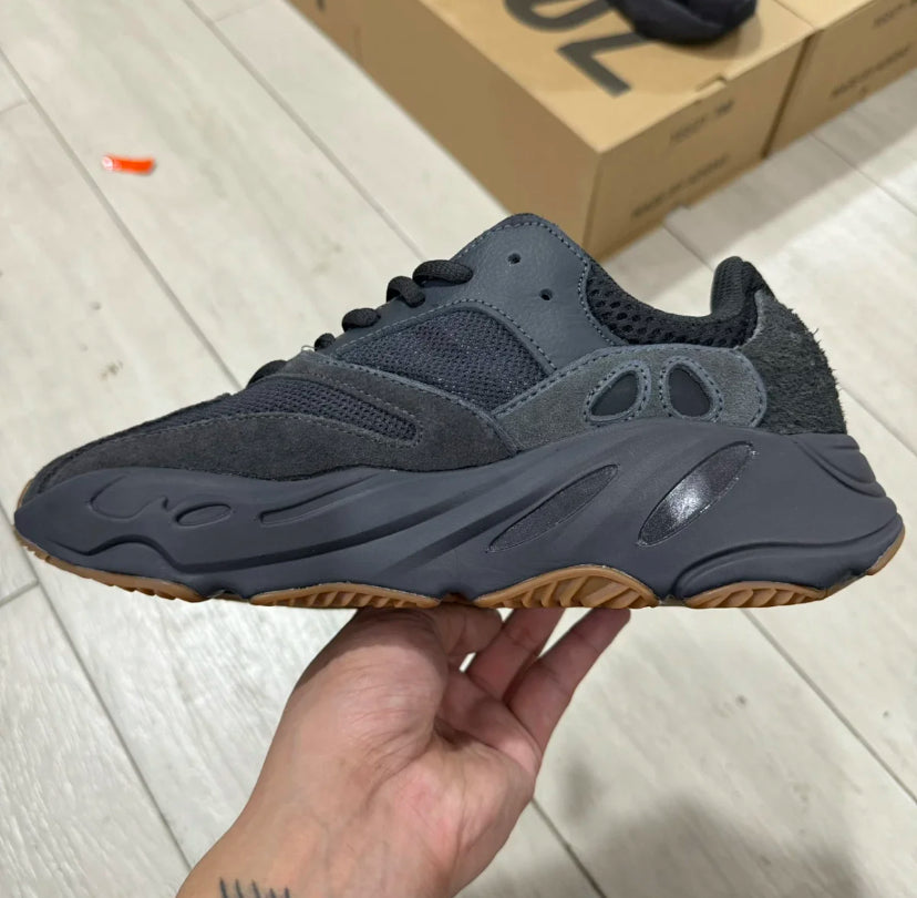 Yeezy 700 Utility Black