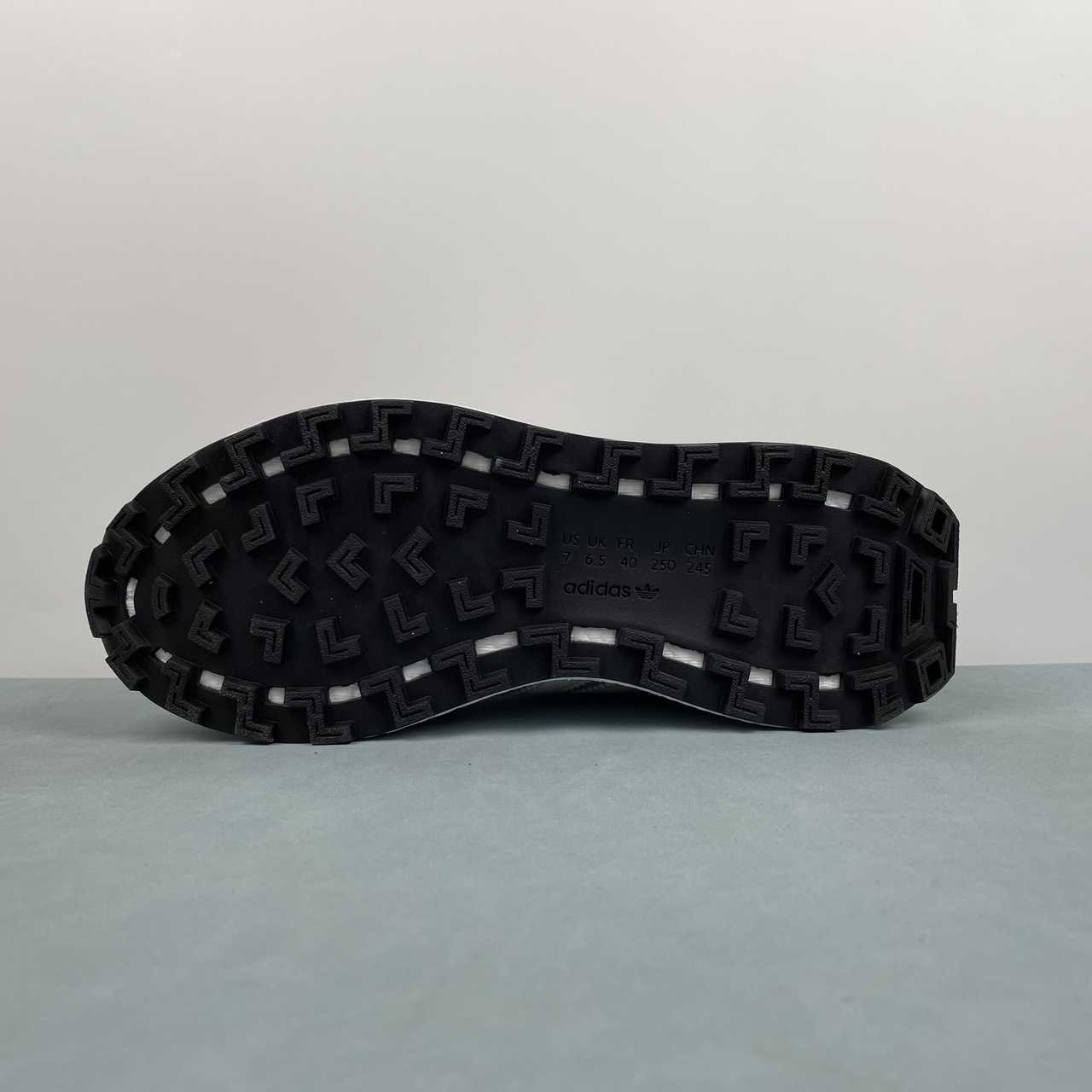 AD Retropy E5 Grey Black White