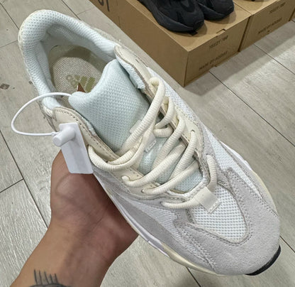 Yeezy 700 Analog