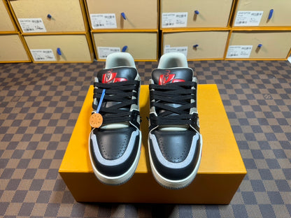 Trainer Grey and Black