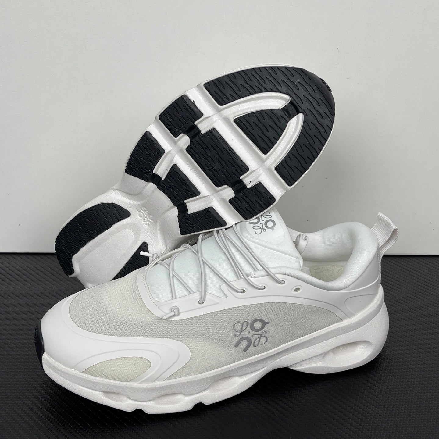 Cloudsolo White Grey
