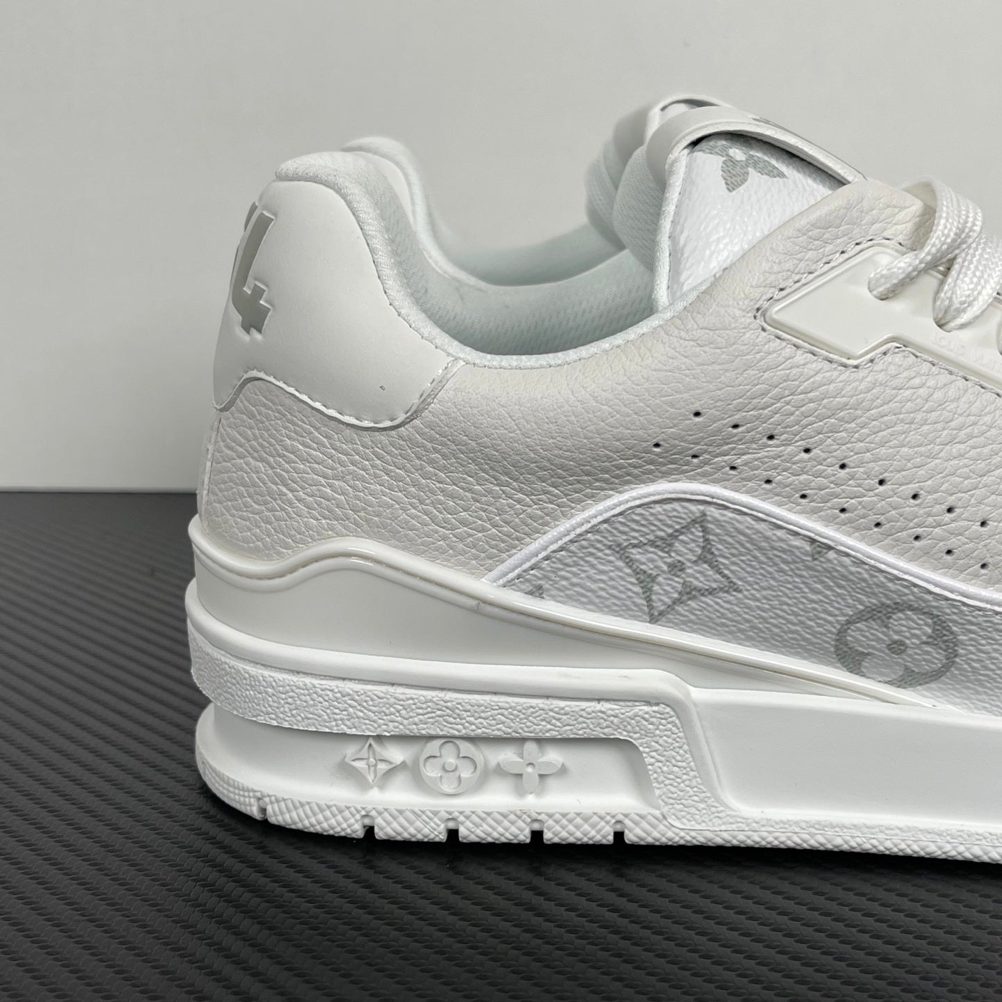 Trainer White