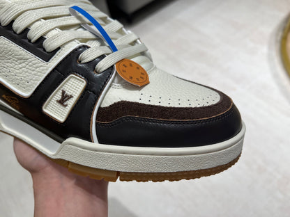 Trainer White and Black