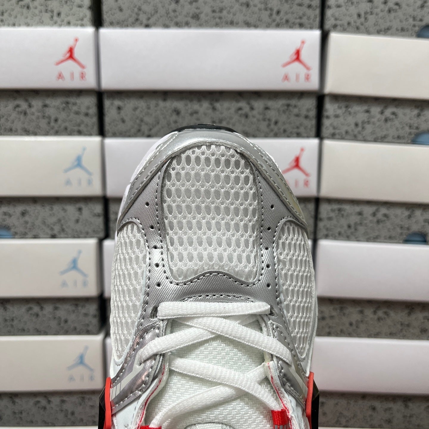 V5 RNR White Red Black