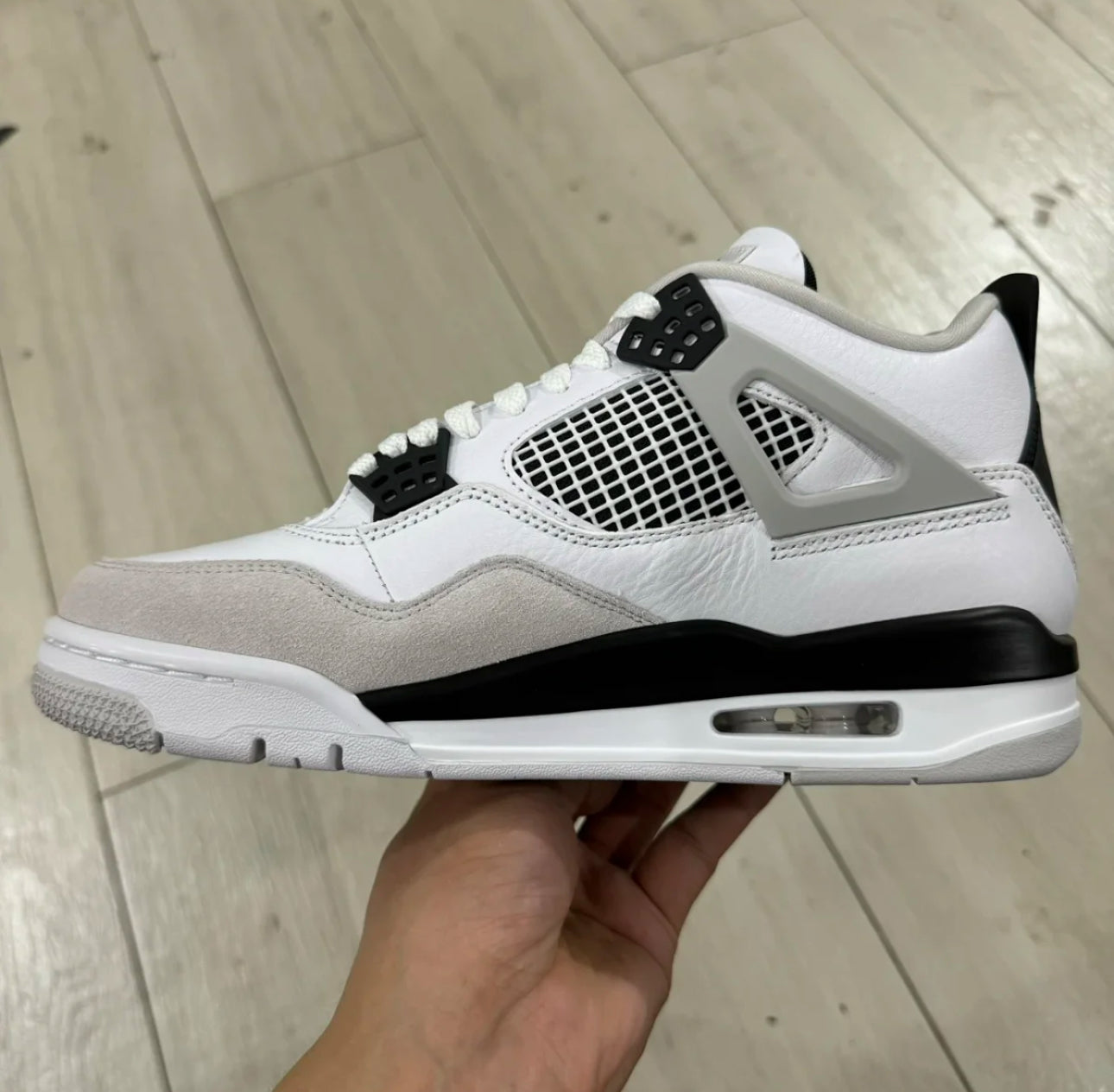 Air Jordan 4 Military Black 