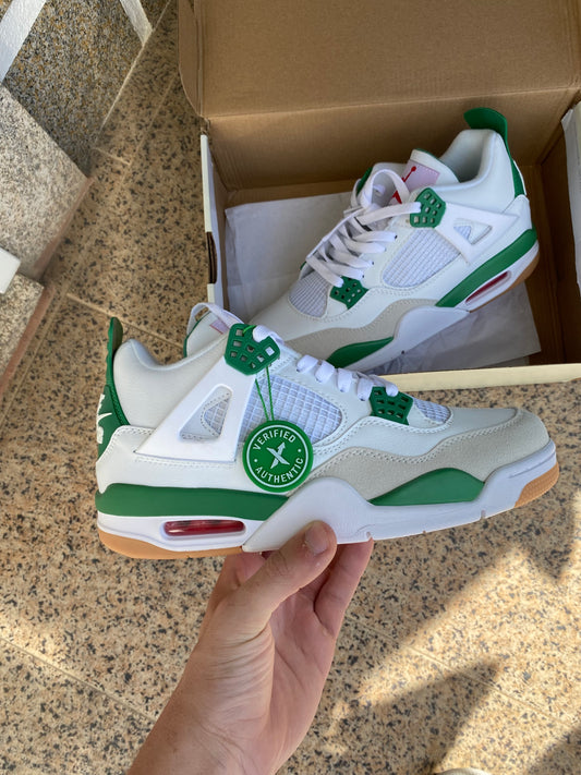 Air Jordan 4 Pine Green