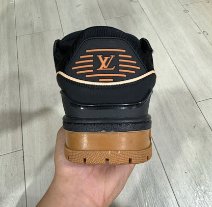 Louis Vuitton Trail All Black