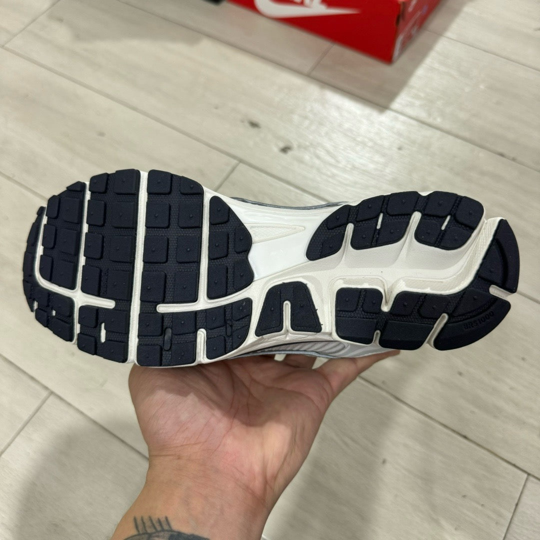 Air Zoom Vomero 5 Silver