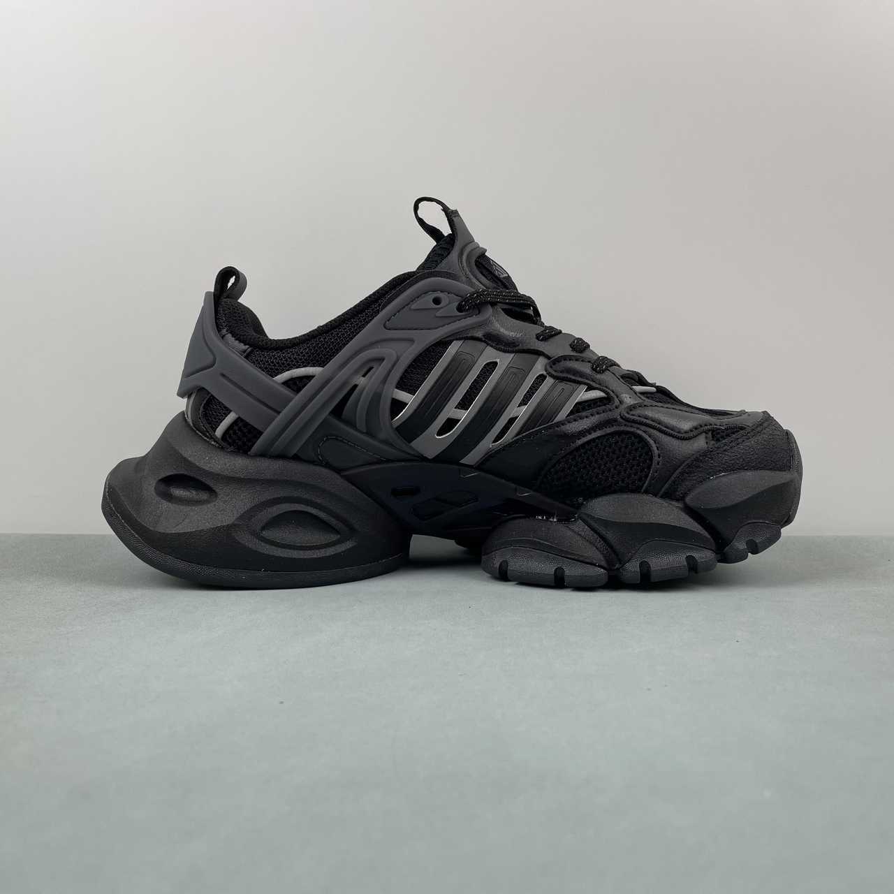 AD XLG Runner Deluxe Triple Black Grey