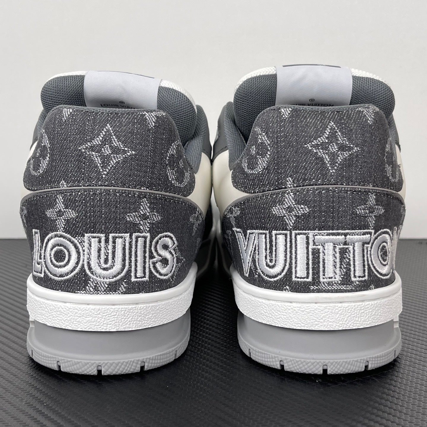 Trainer Gray