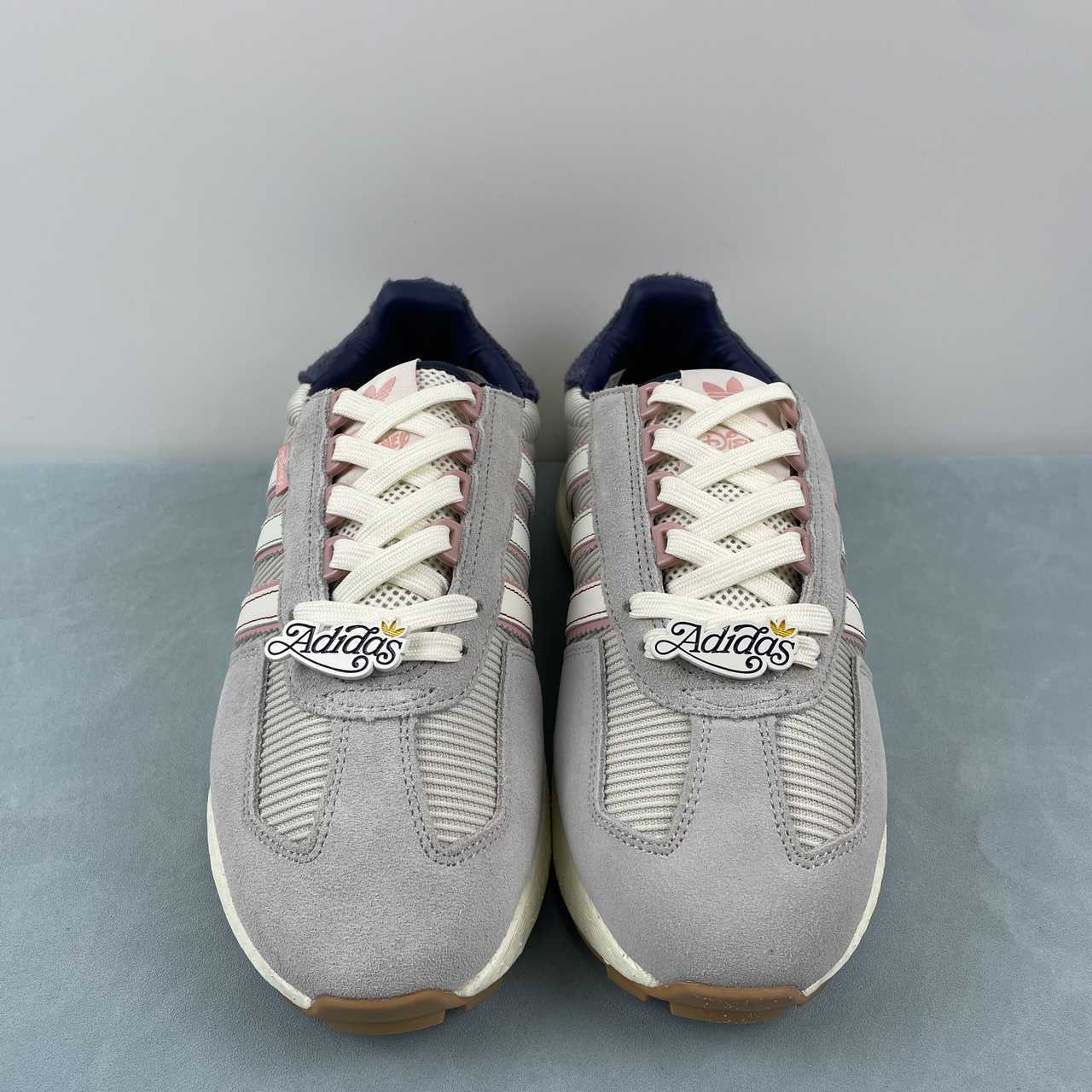 AD Retropy E5 Grey White Rose