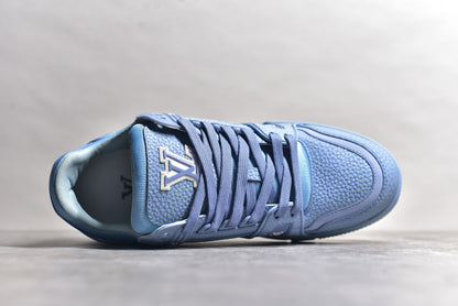 Trainer Light Blue
