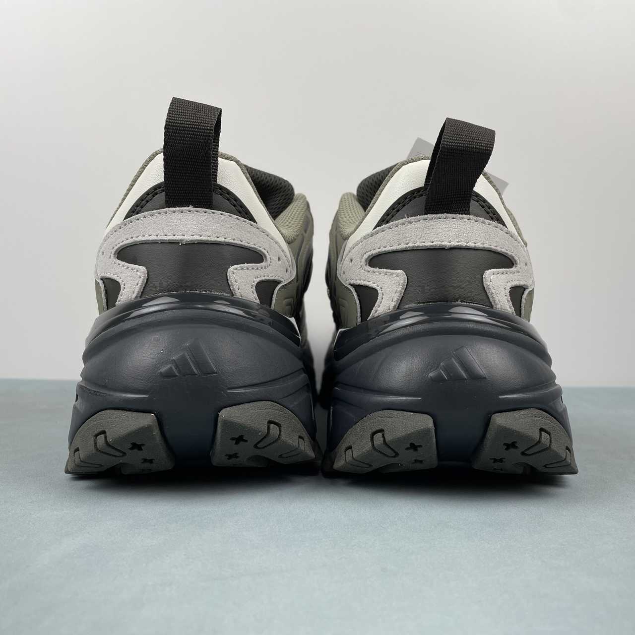 AD Shadow Fever White Grey Silver