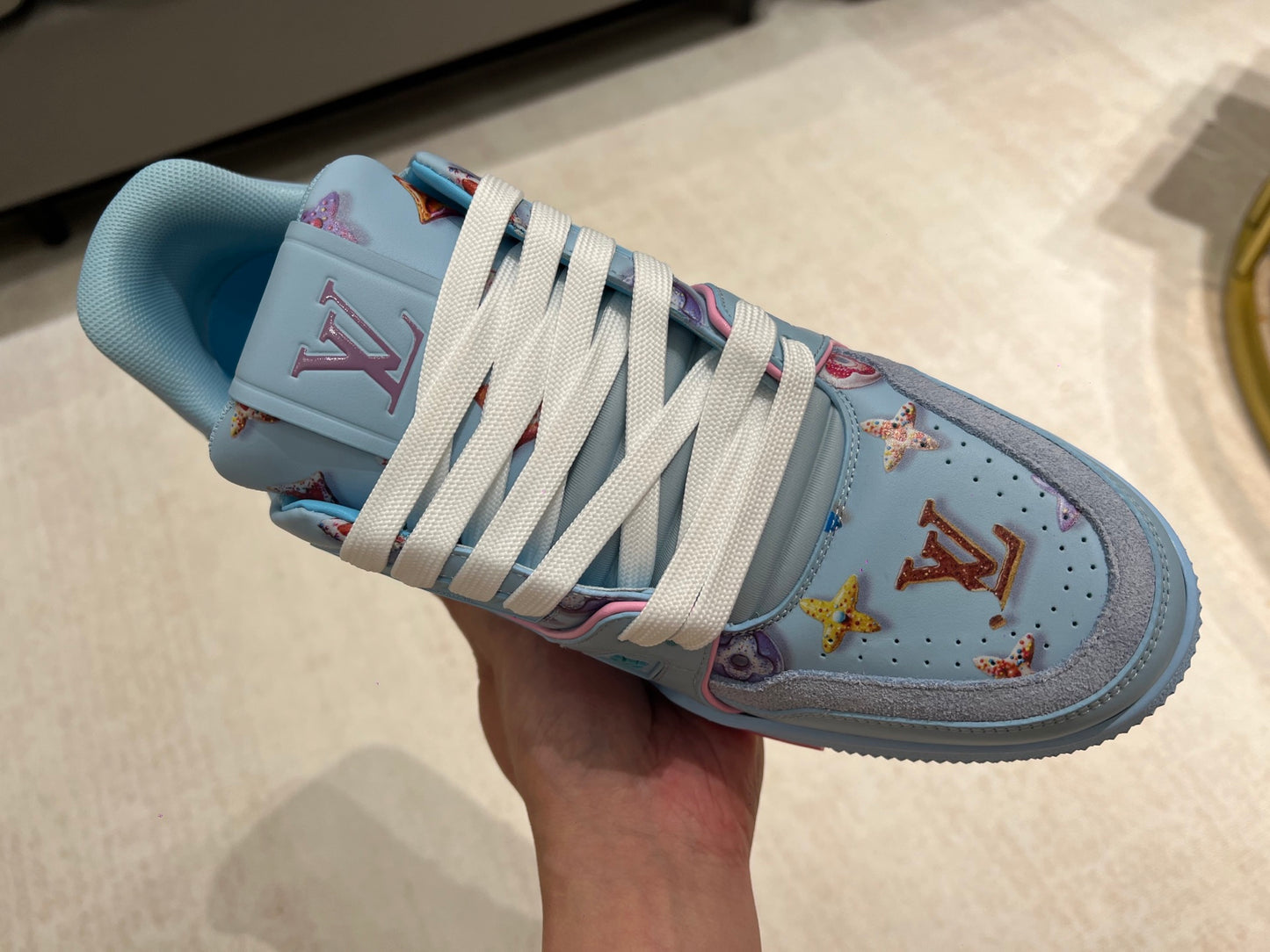 Trainer Blue