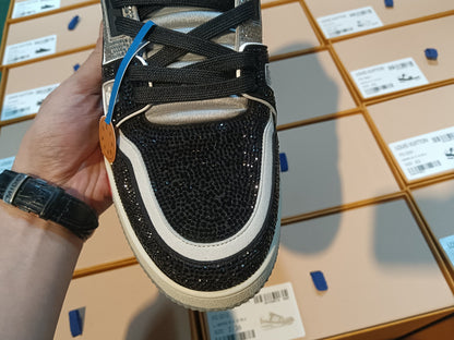 Trainer Silver and Black Crystal