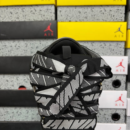 Curb Black