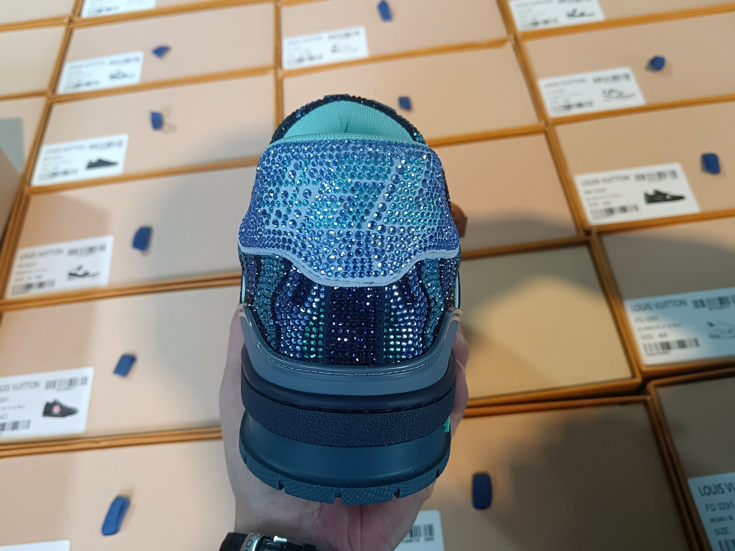 Trainer Crystal Blue
