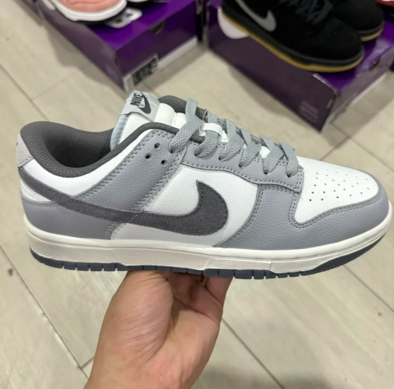 Dunk Low SE Light Carbon