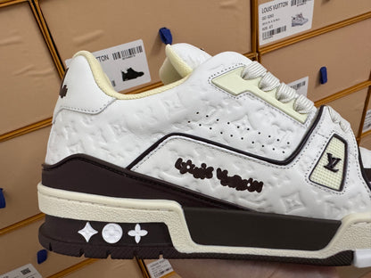 Trainer White and Black