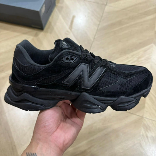 9060 All Black