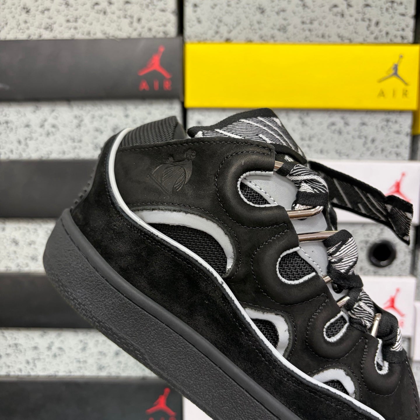 Curb Black