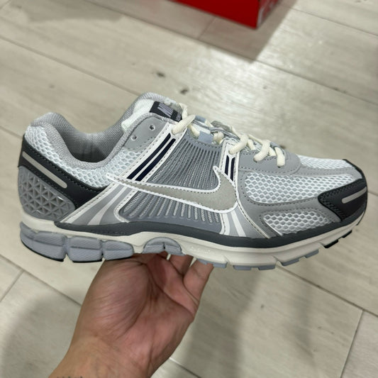 Air Zoom Vomero 5 Grey