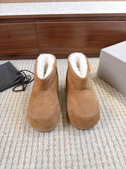 BLG Alaska Suede Boots