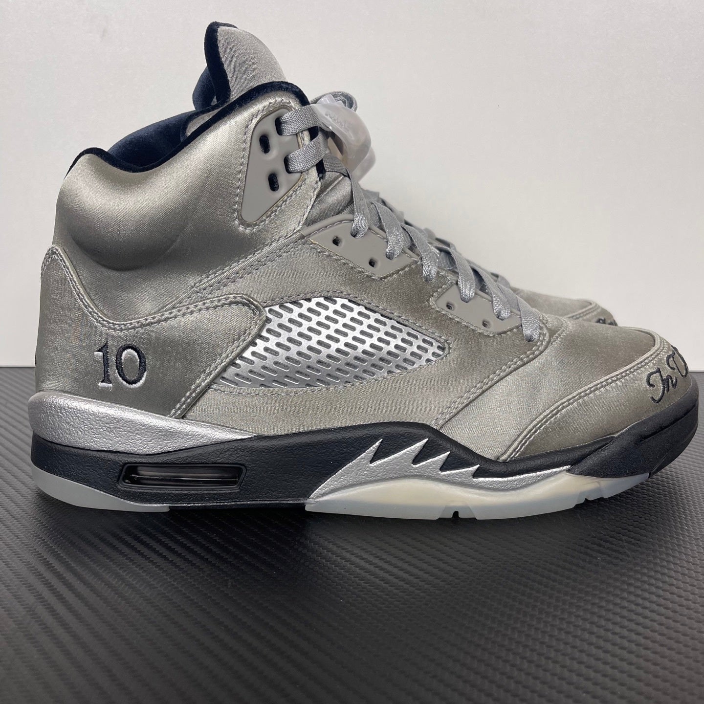 AJ 5 Wings