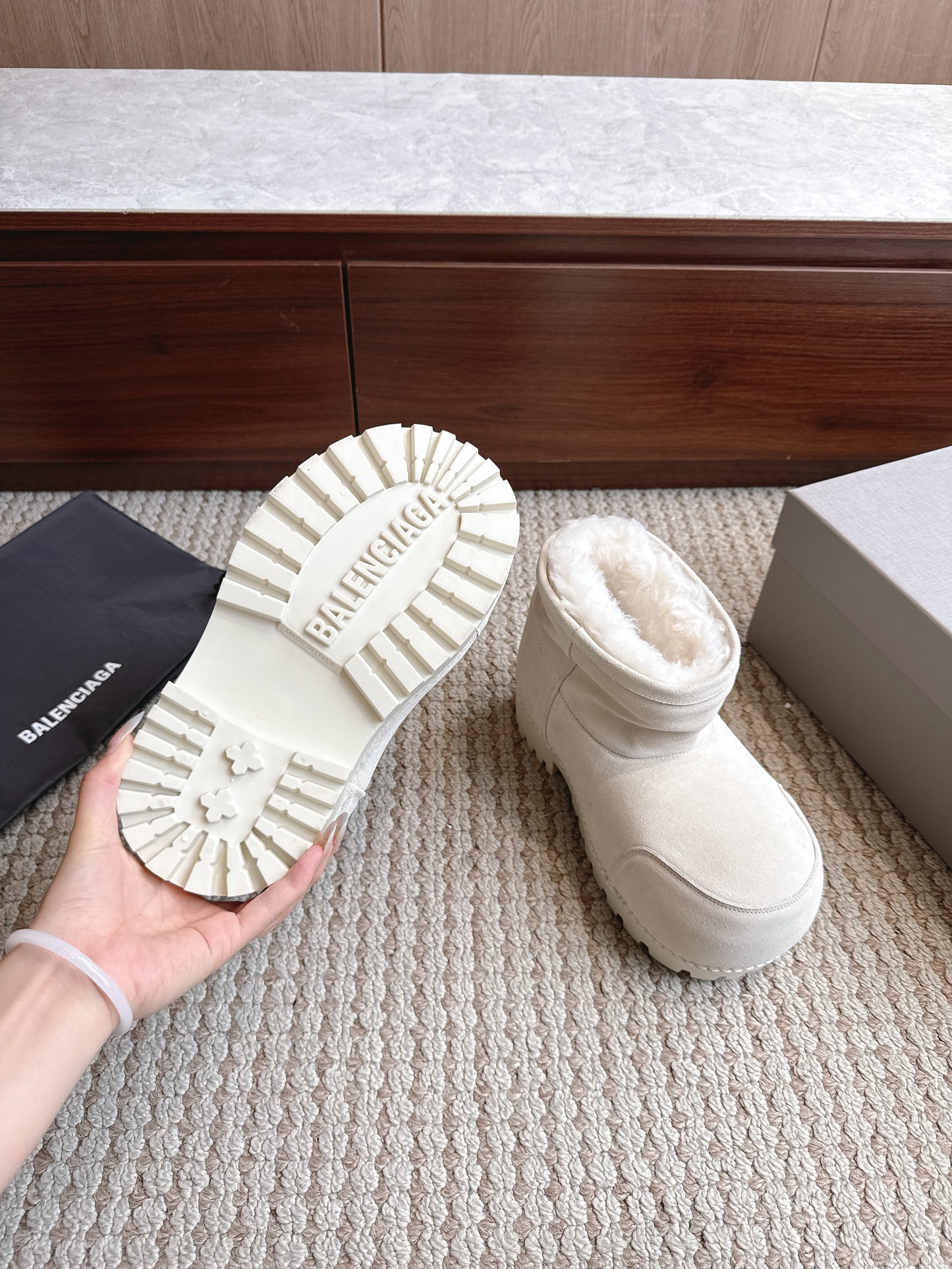 BLG Alaska Suede Boots White