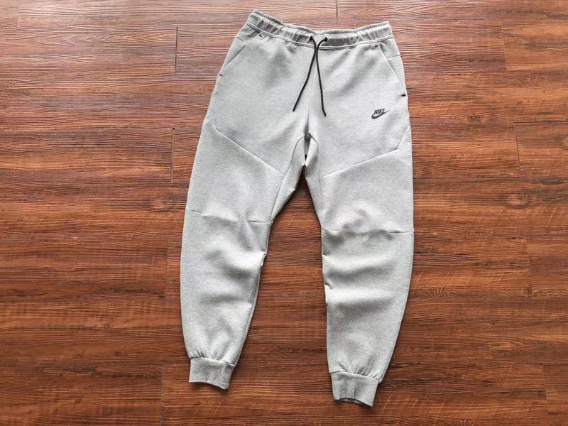 Conjunto Tech Fleece Cinzento