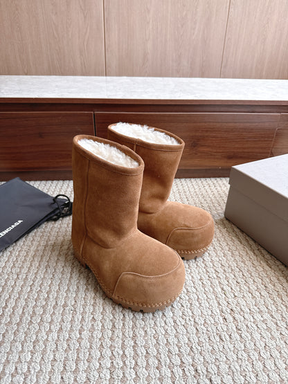 BLG Alaska Suede Boots