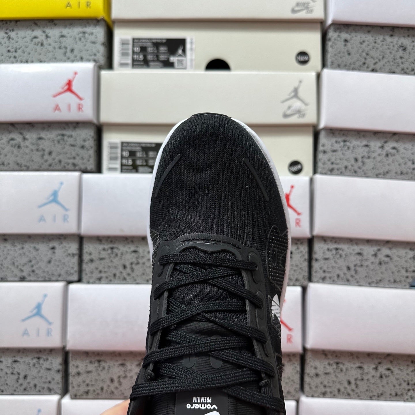 Vomero Premium Black/White