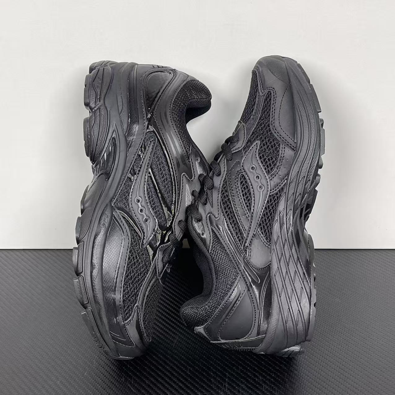 Sau All Black