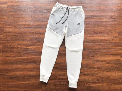 Conjunto Tech Fleece Branco e Cinza