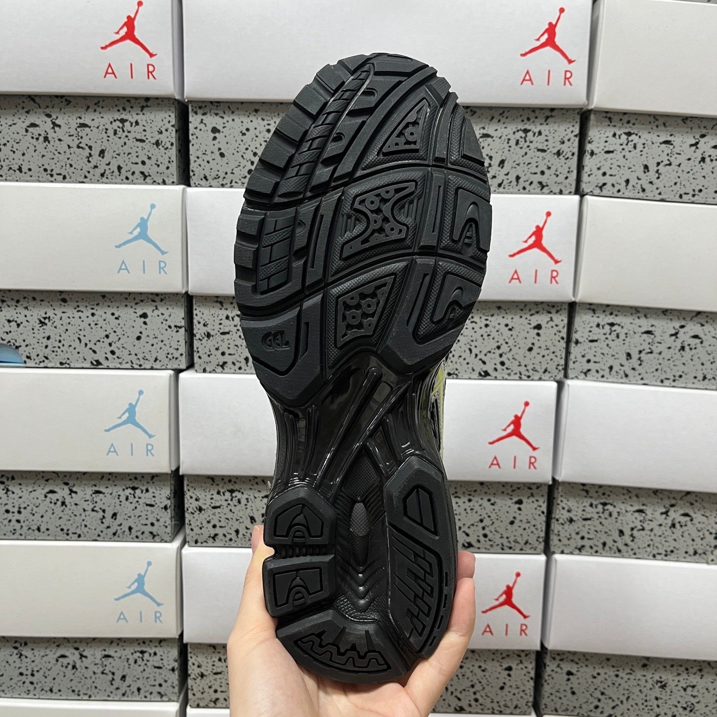 GEL-NIMBUS 10.1 Black/Yellow/Grey