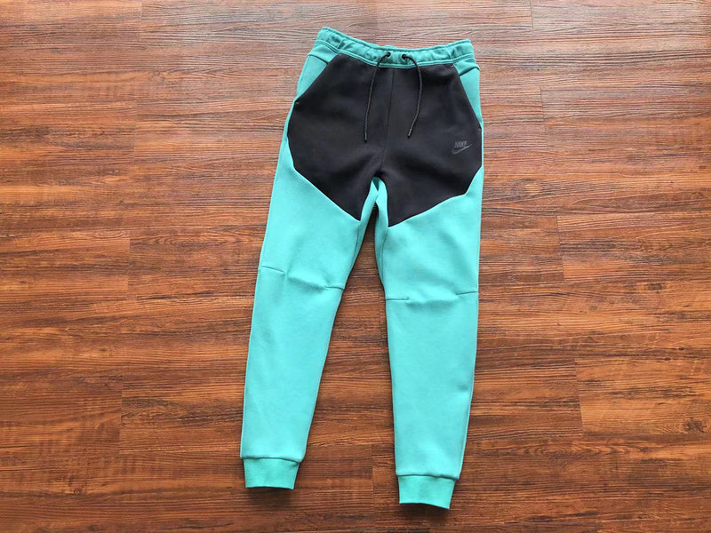 Conjunto Tech Fleece Verde Turquesa