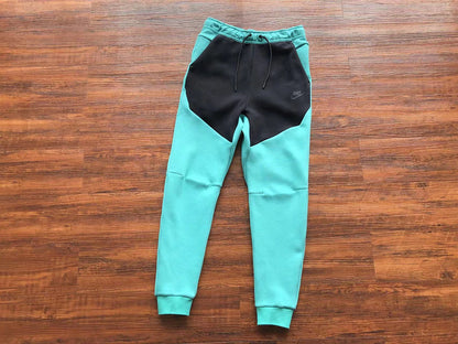 Conjunto Tech Fleece Verde Turquesa