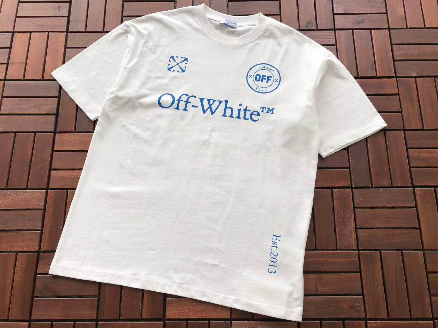 T-shirt Off