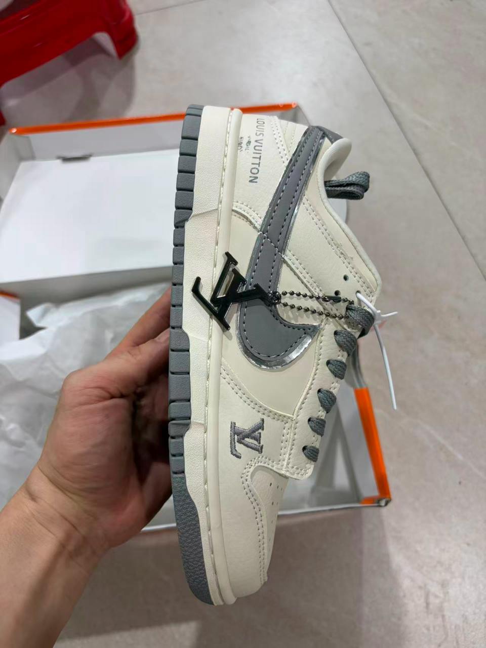 Dunk x LV