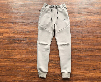 Conjunto Tech Fleece Taupe e Castanho Acinzentado